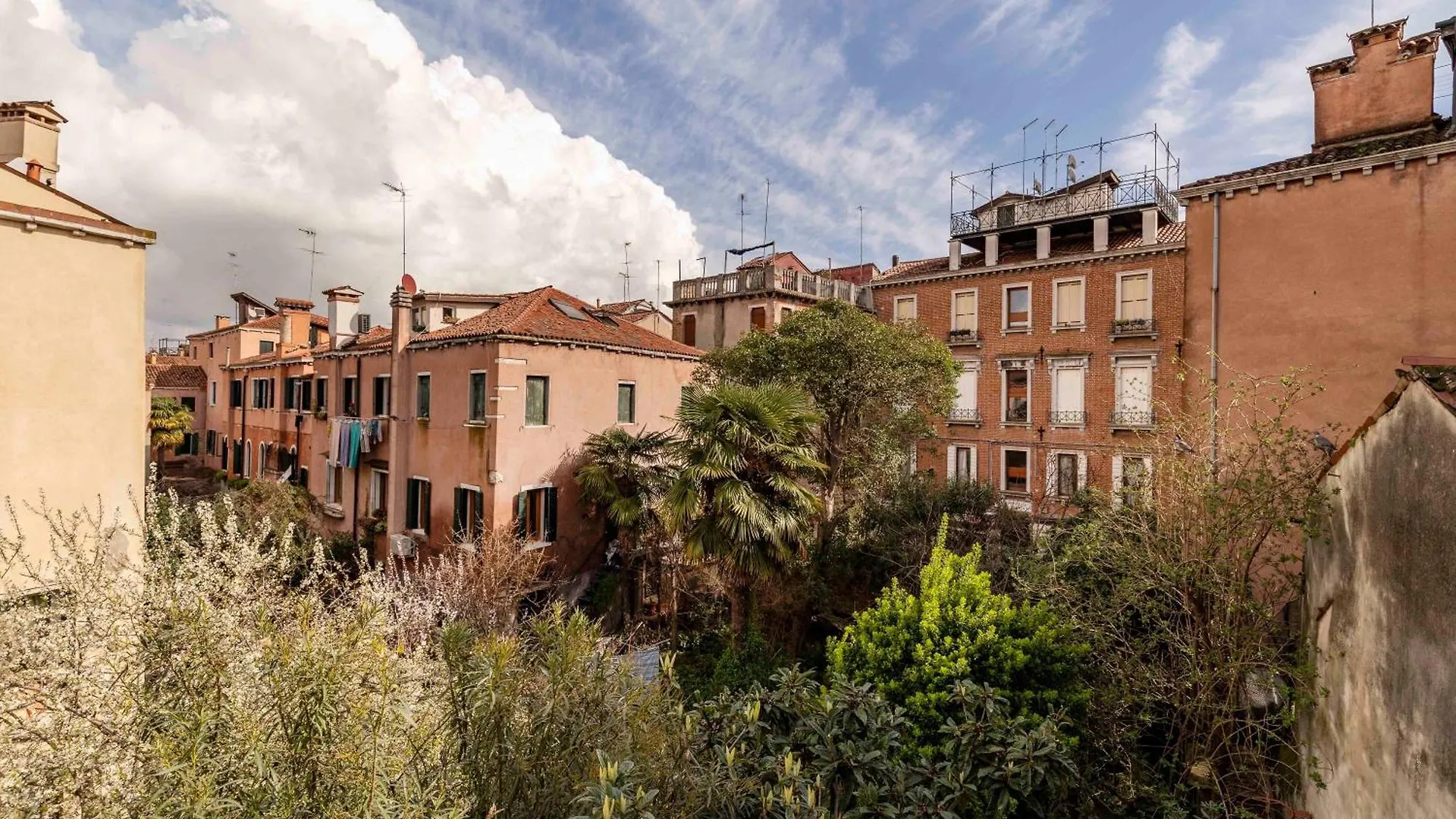 Homestay Ca' Naviglio Apartment Venice Italy