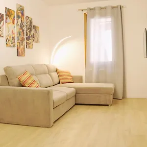  Apartment Theglasshouse