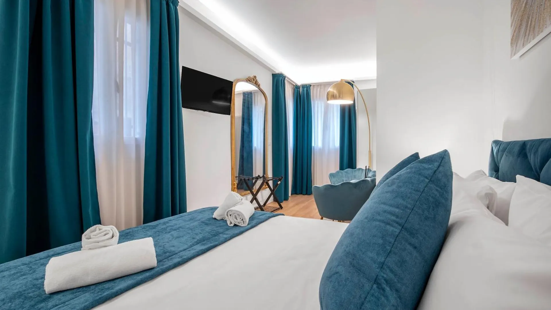 Ca' Naviglio Apartment Venice