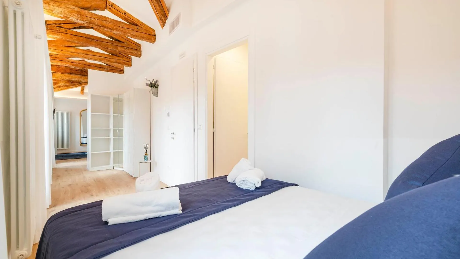 Homestay Ca' Naviglio Apartment Venice