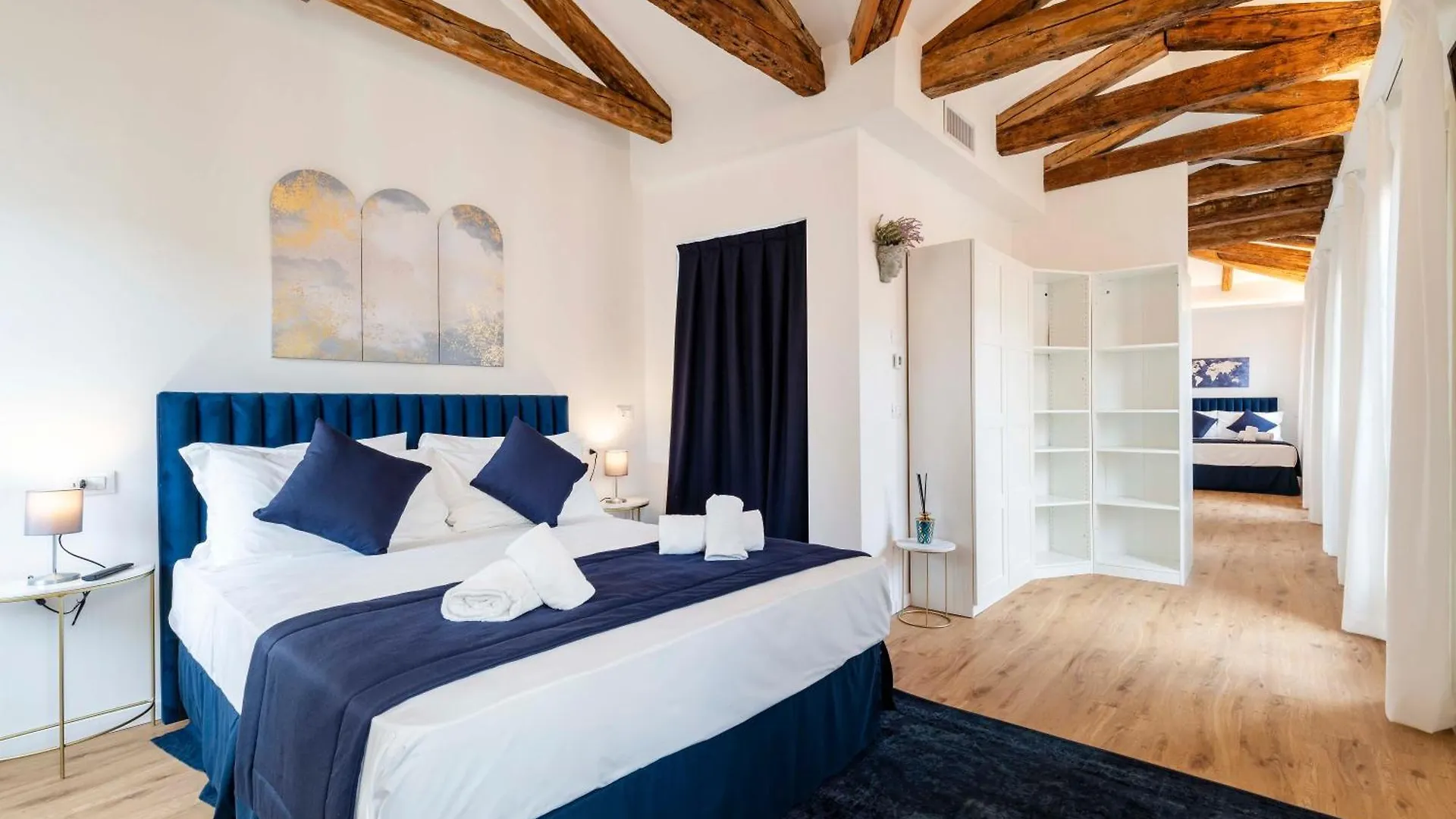Ca' Naviglio Apartment Venice 0*,  Italy