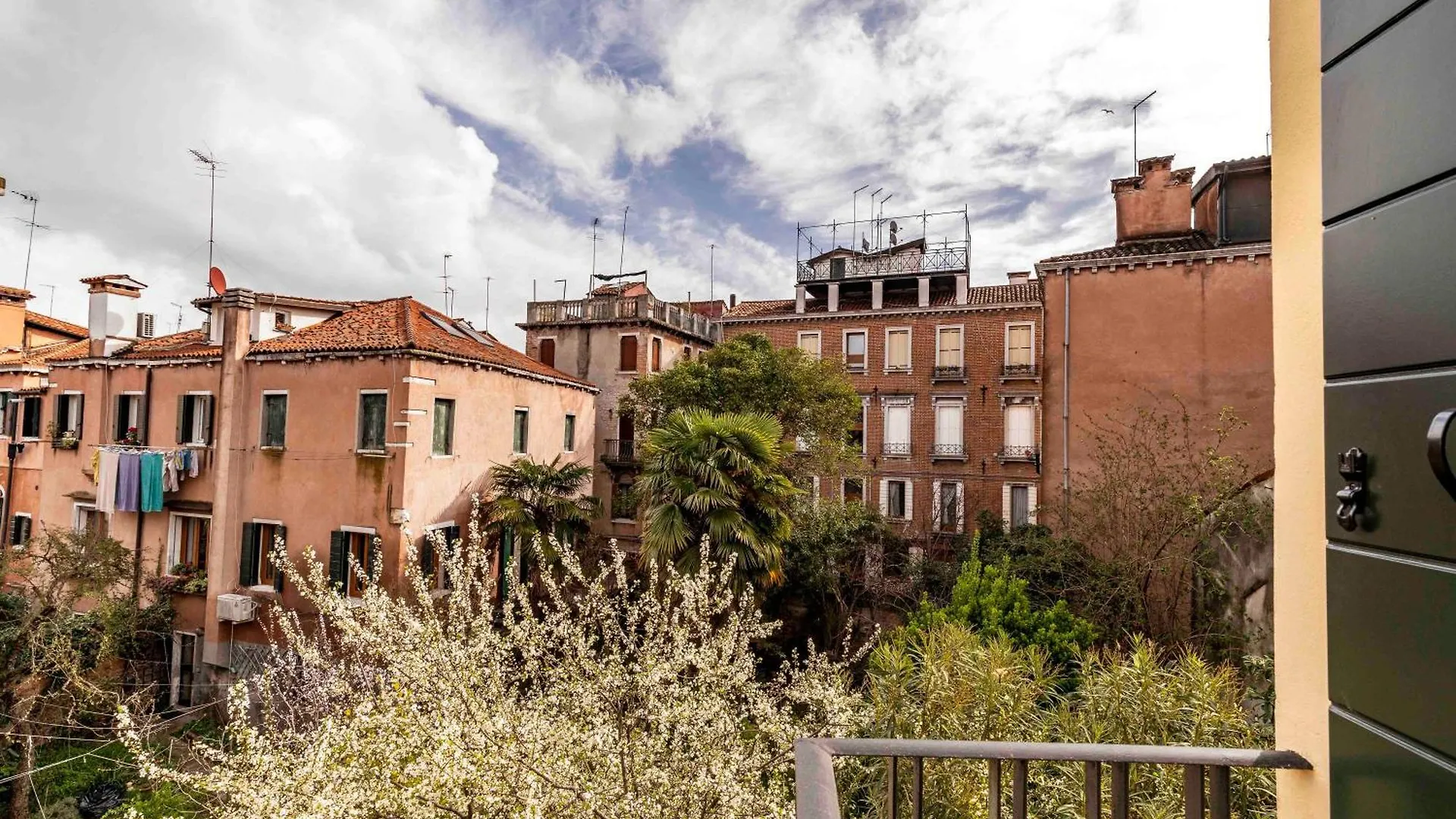 Ca' Naviglio Apartment Venice